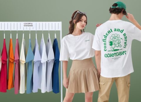 Banner artikel kaos polos sebagai budget fashion yang stylish