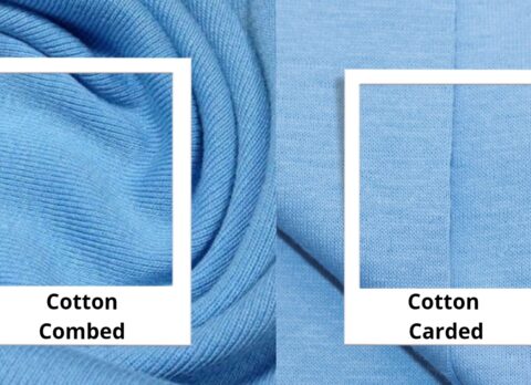 Perbedaan tekstur kain katun Carded dan Cotton Combed, menunjukkan serat yang lebih rata pada Cotton Combed.
