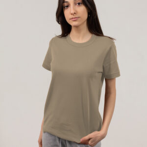 Kaos polos wanita warna coklat susu dari DGandels untuk tampilan earthy yang elegan